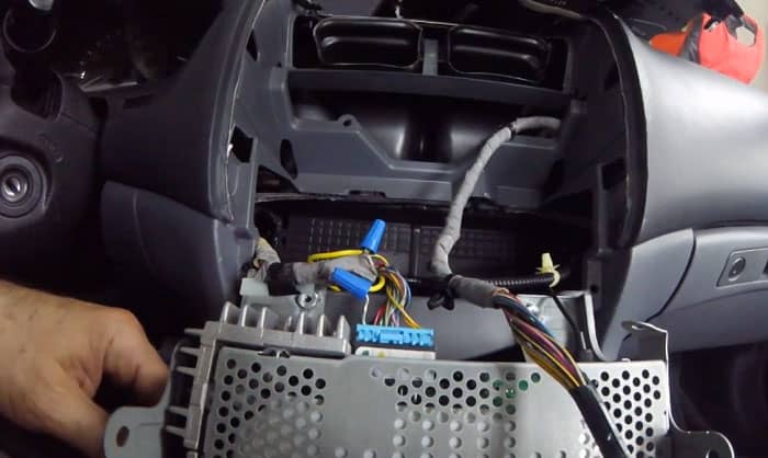 radio drains car battery