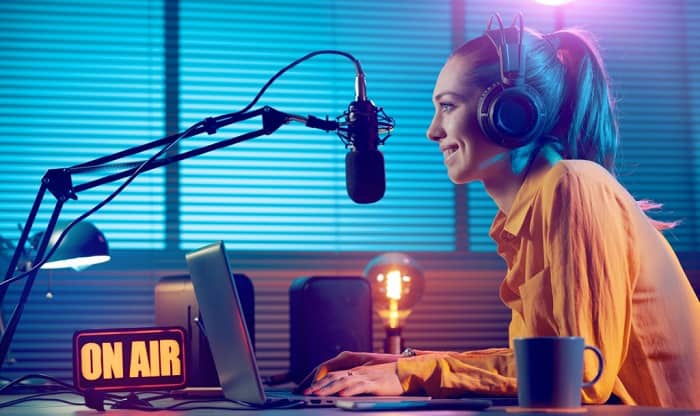 how to start an internet radio station legally