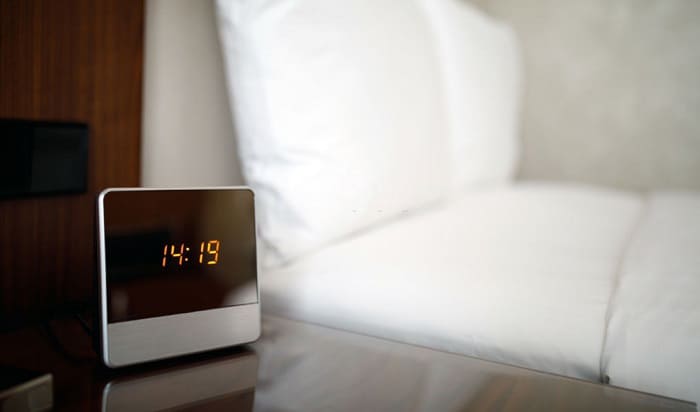 alarm-clock-with-battery-backup