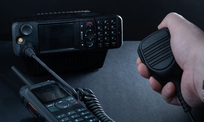 4 Best SSB CB Radios with Greater Range & Lesser Noise (2023)